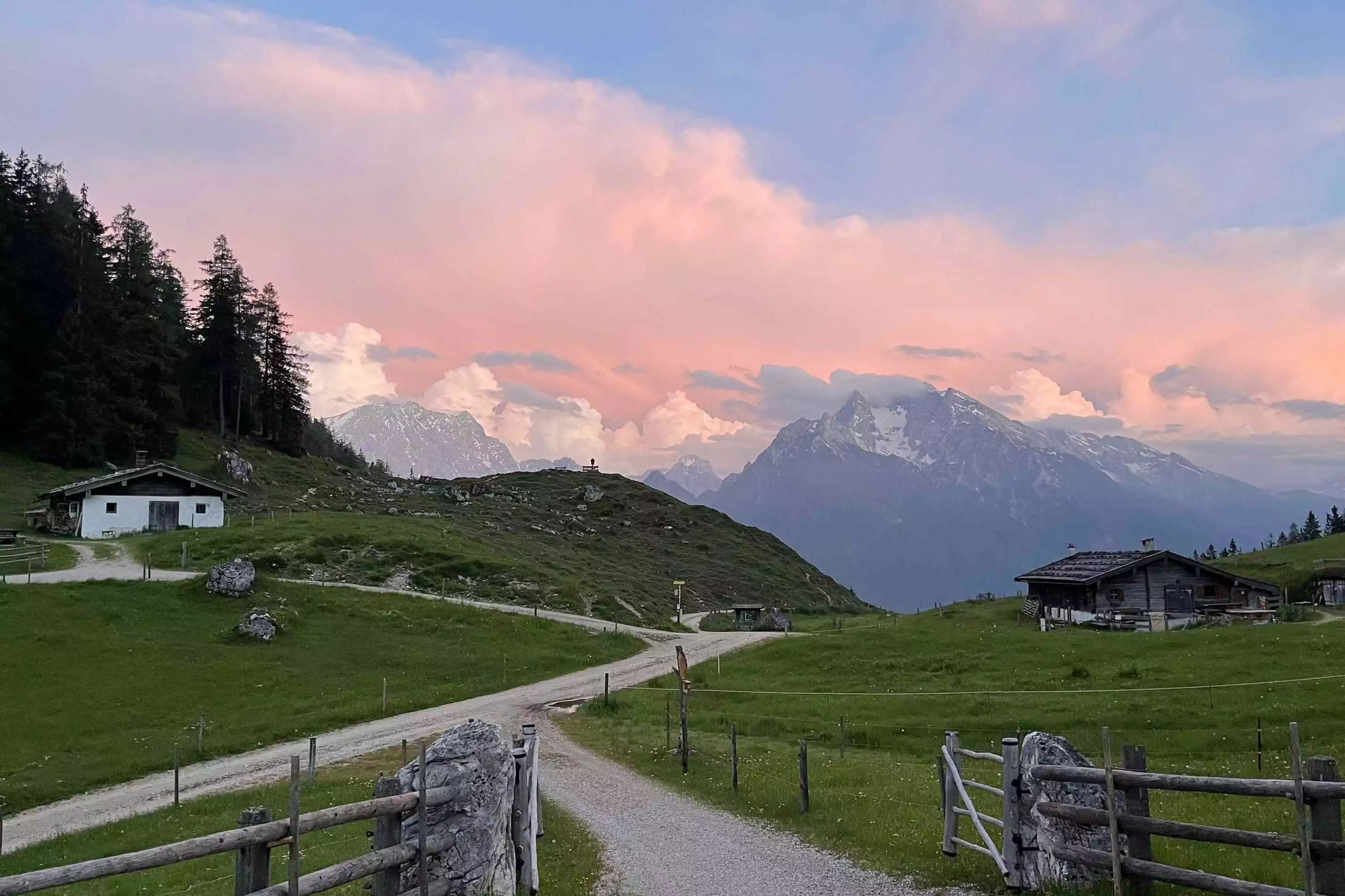 Öffnungszeiten und Hinweise für die Bergwanderung auf die Mordaualm