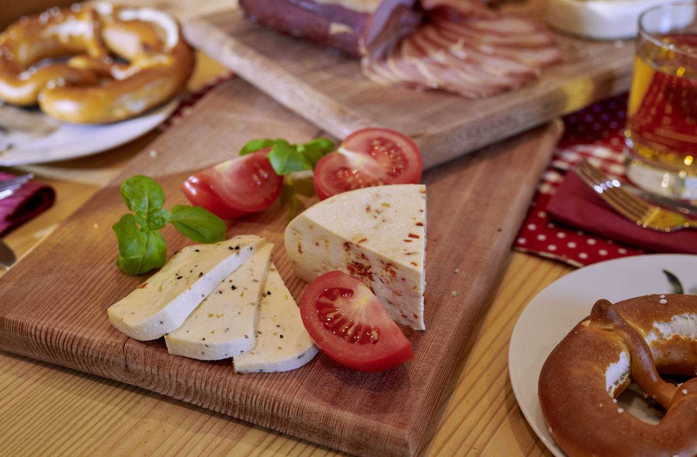 Hochgenuss an Bio-Käse von der Alm aus frischer Bio-Almmilch